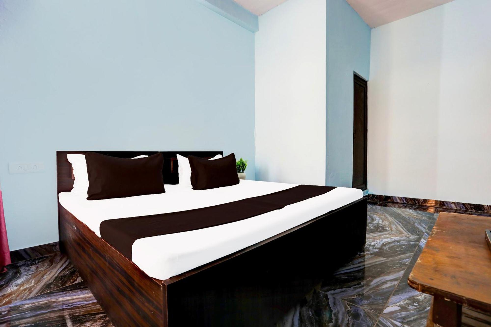 Spot On New Diamond Guest House Rudrapur Екстер'єр фото
