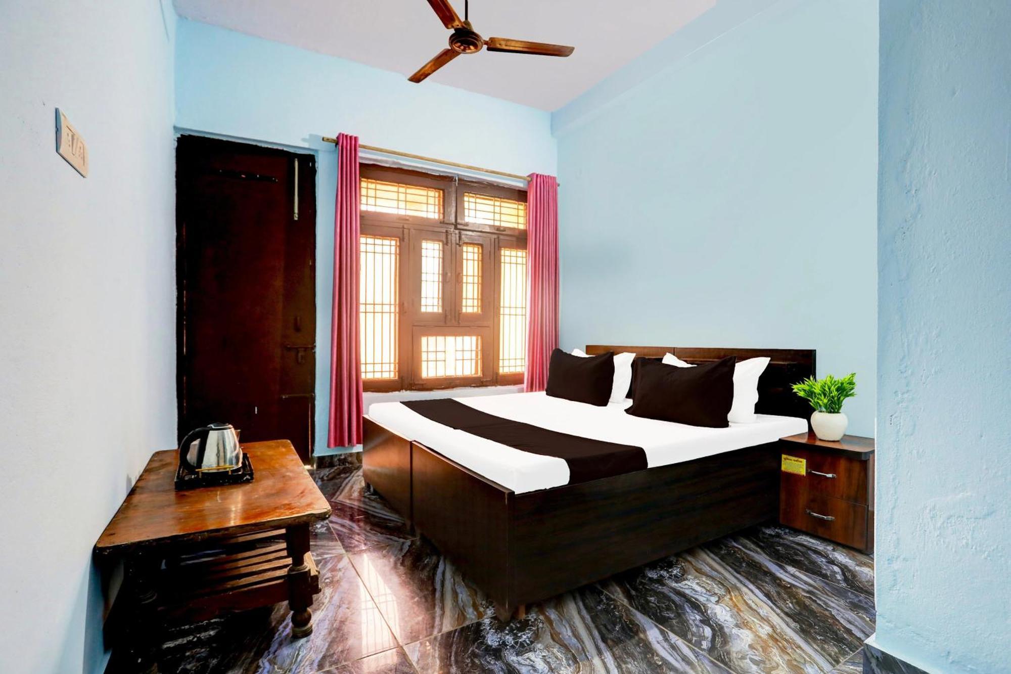 Spot On New Diamond Guest House Rudrapur Екстер'єр фото