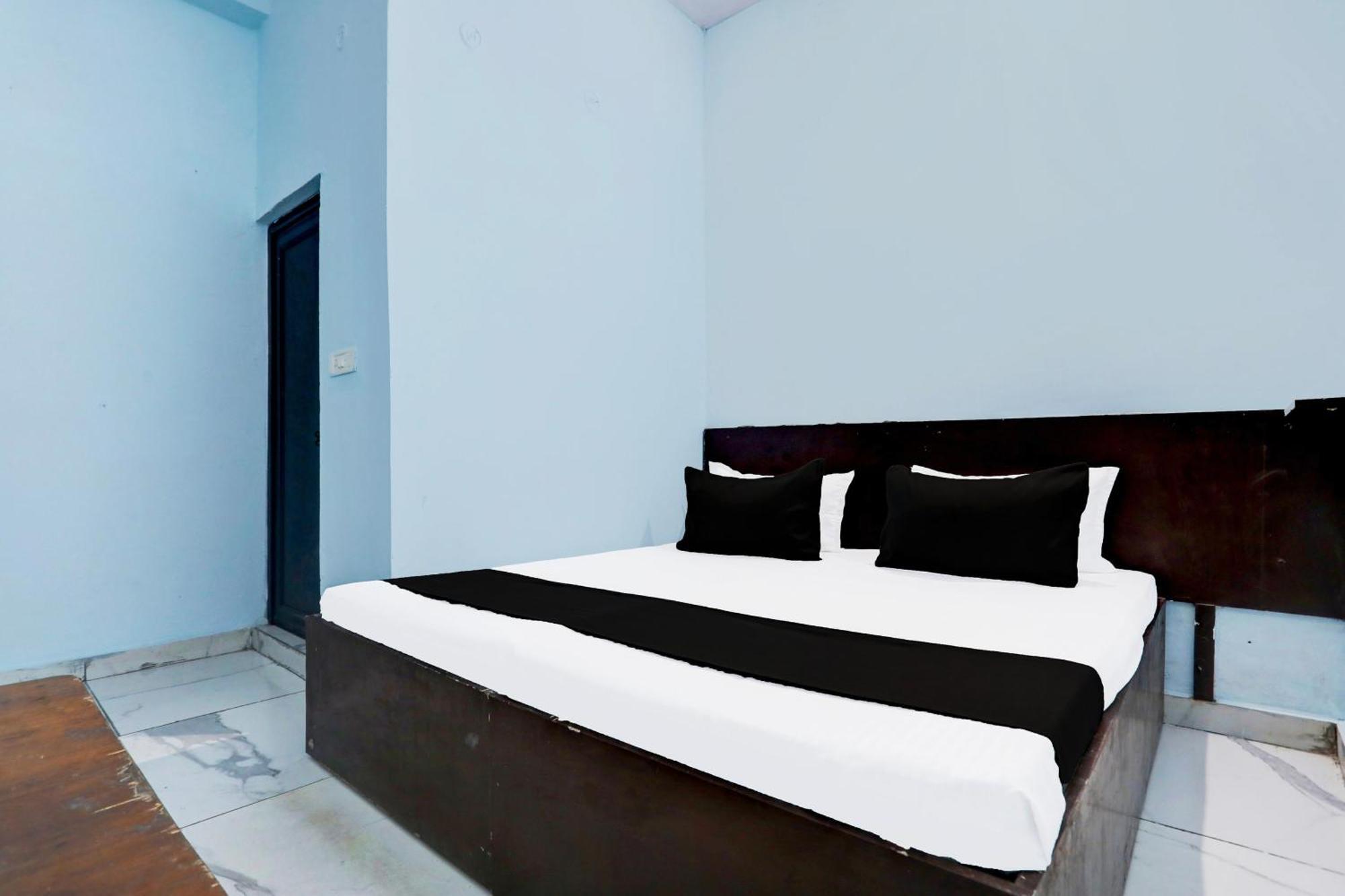 Spot On New Diamond Guest House Rudrapur Екстер'єр фото
